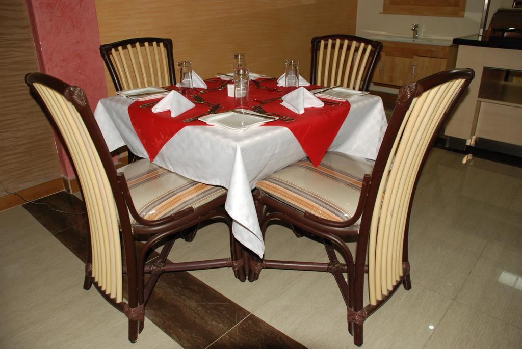 Eagle Palace Hotel Nakuru Exteriör bild