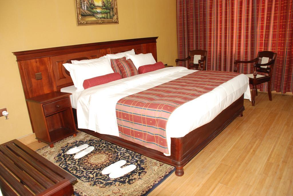 Eagle Palace Hotel Nakuru Exteriör bild