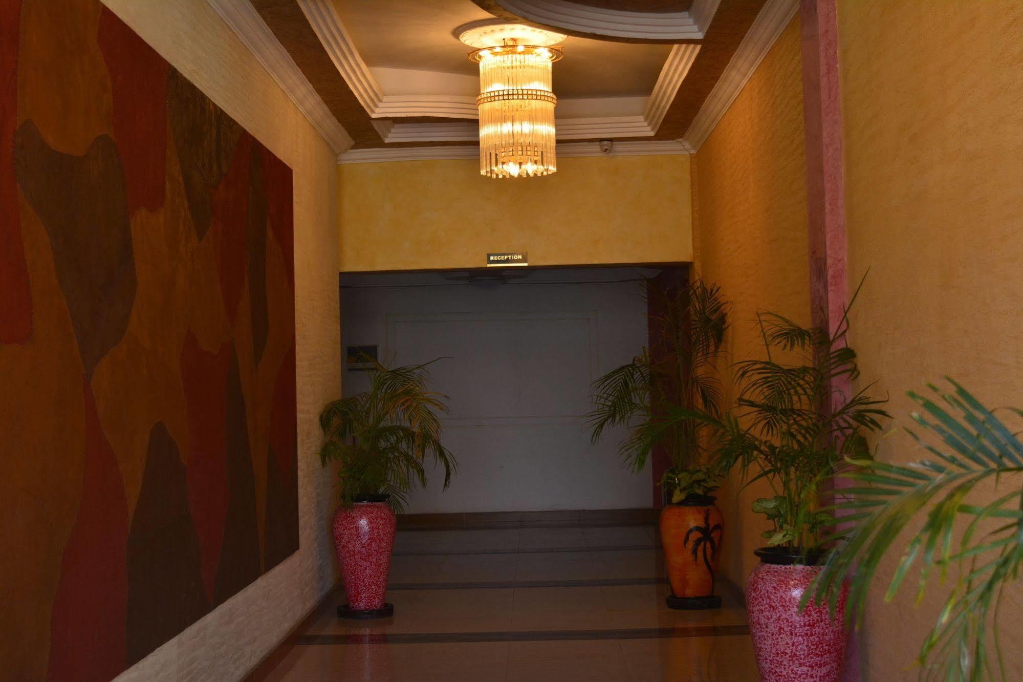 Eagle Palace Hotel Nakuru Exteriör bild