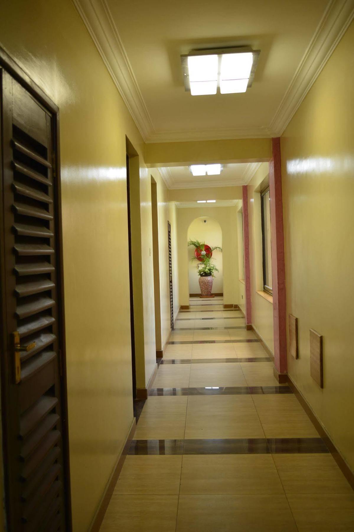 Eagle Palace Hotel Nakuru Exteriör bild